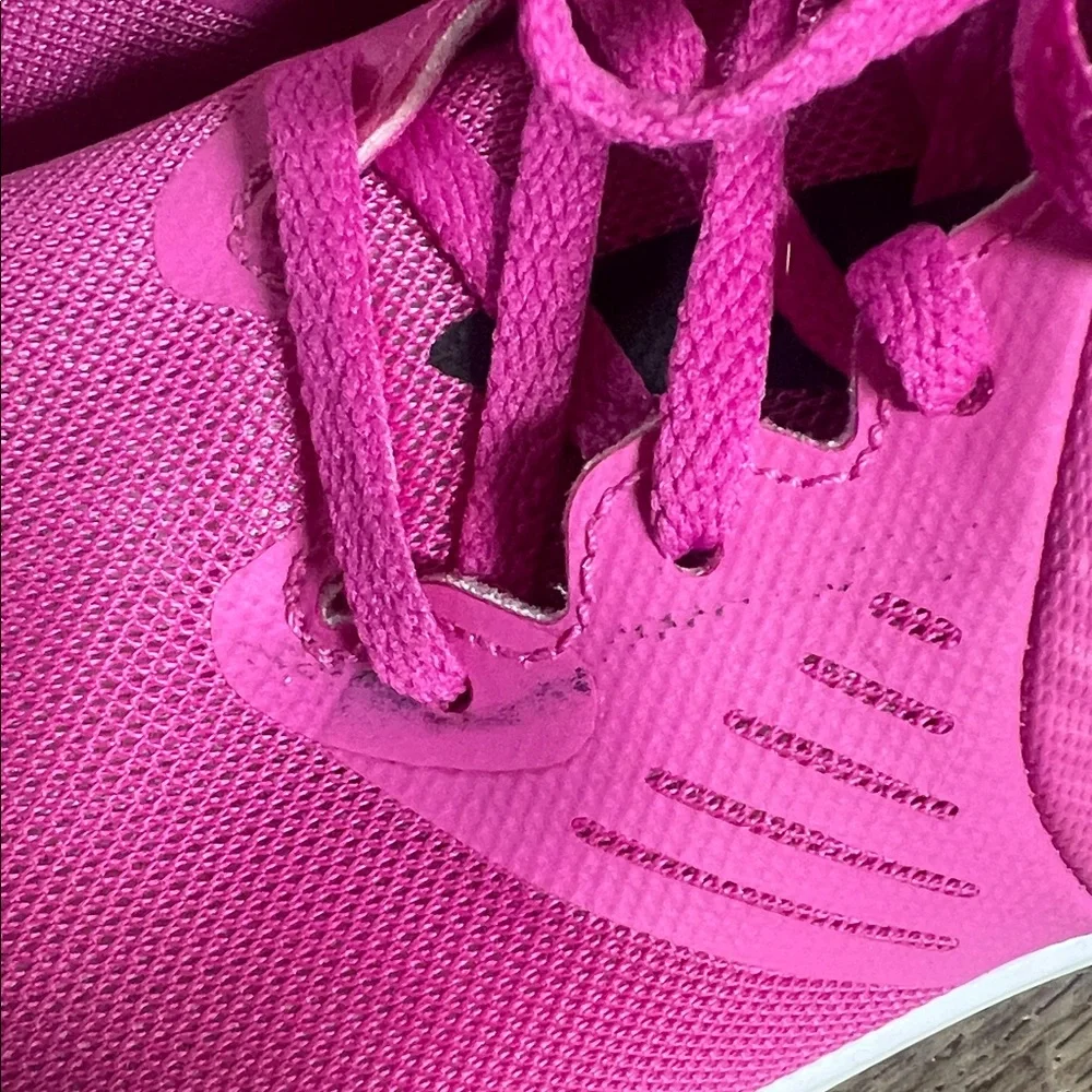 Nike Star Runner 2 in color pink glow